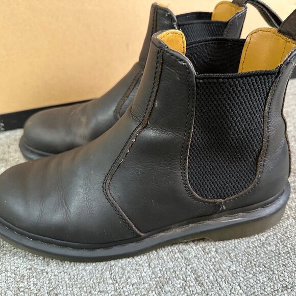 Dr. Martens 2976 Chelsea Boot in Black Matte Leather Size Men's 9 / Women's 10 - Picture 4 of 7